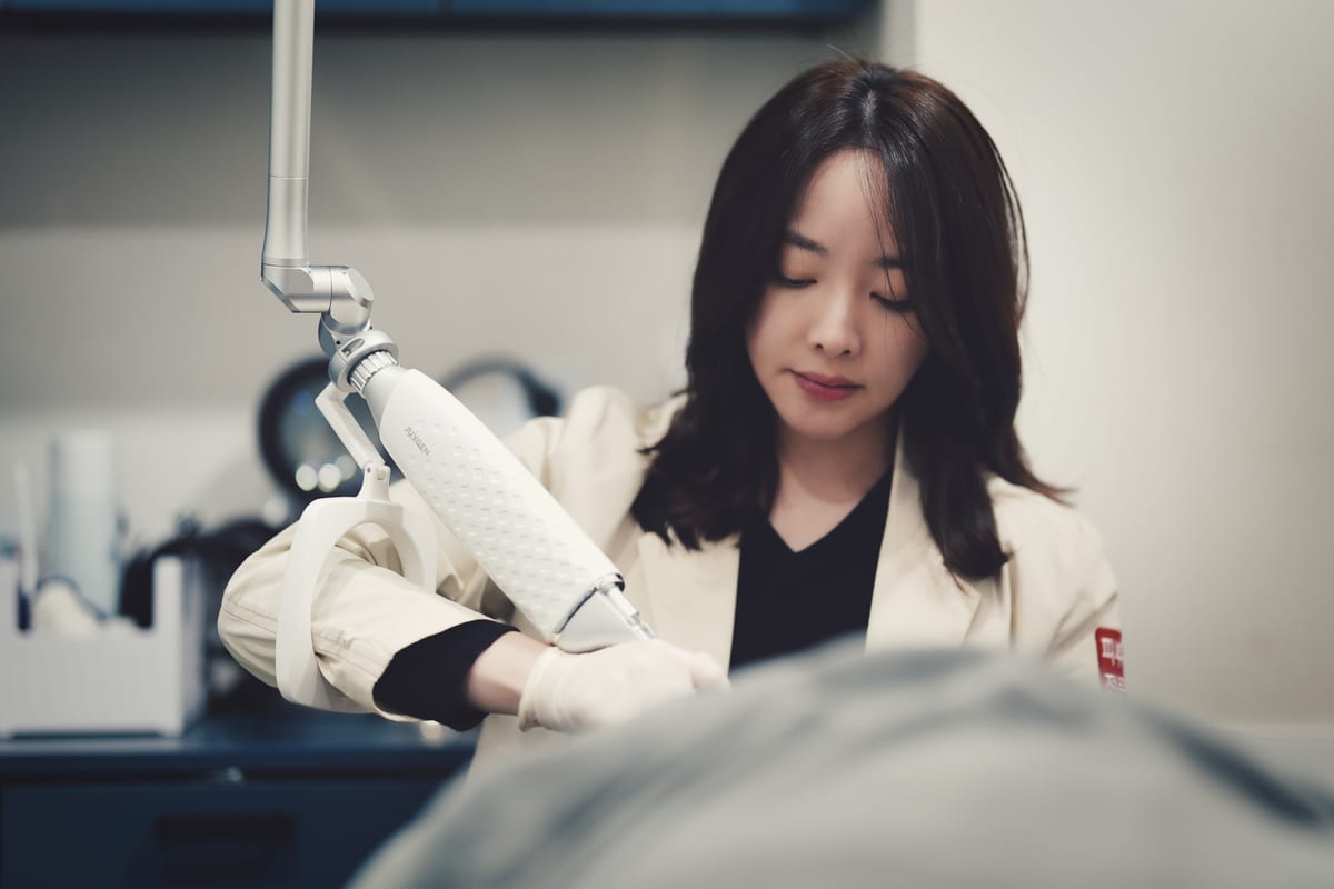 컨투어링 시술 장면
