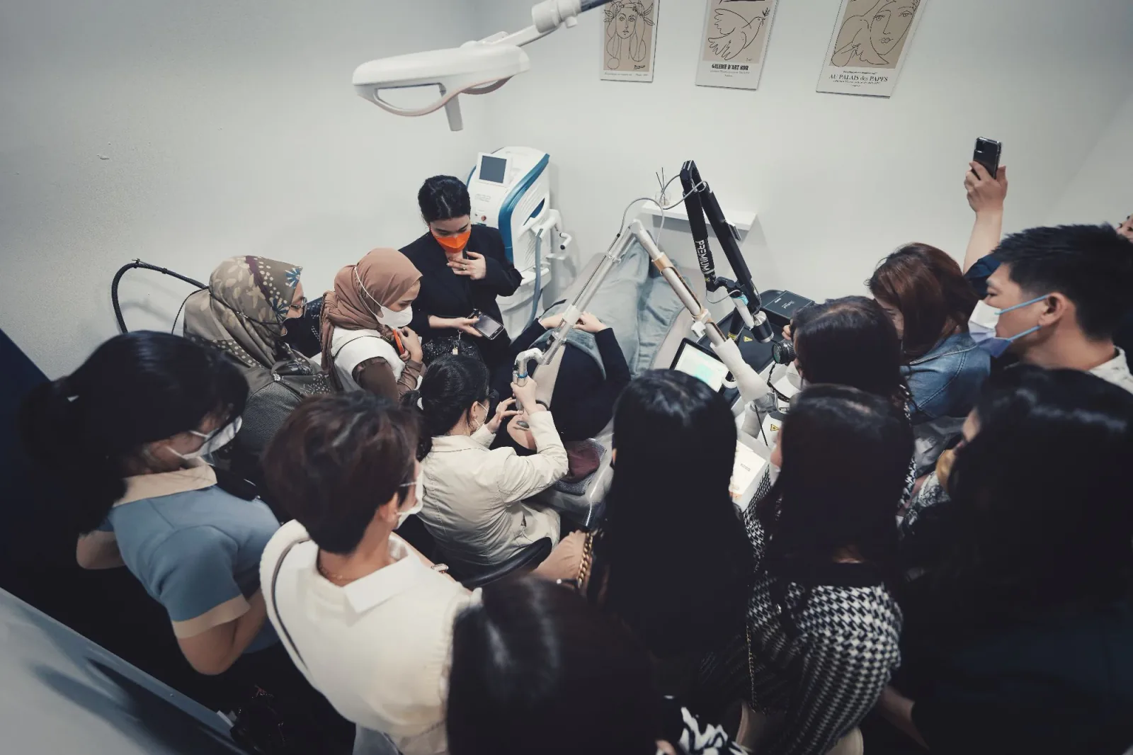 인도네시아 피부과 전문의 21인 진료 참관 관련 사진 3