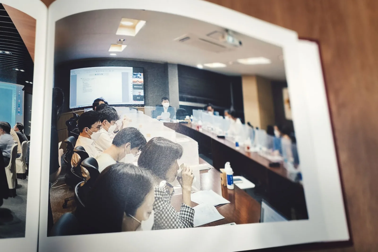 대한피부과의사회로부터 감사패 수여 관련 사진 3