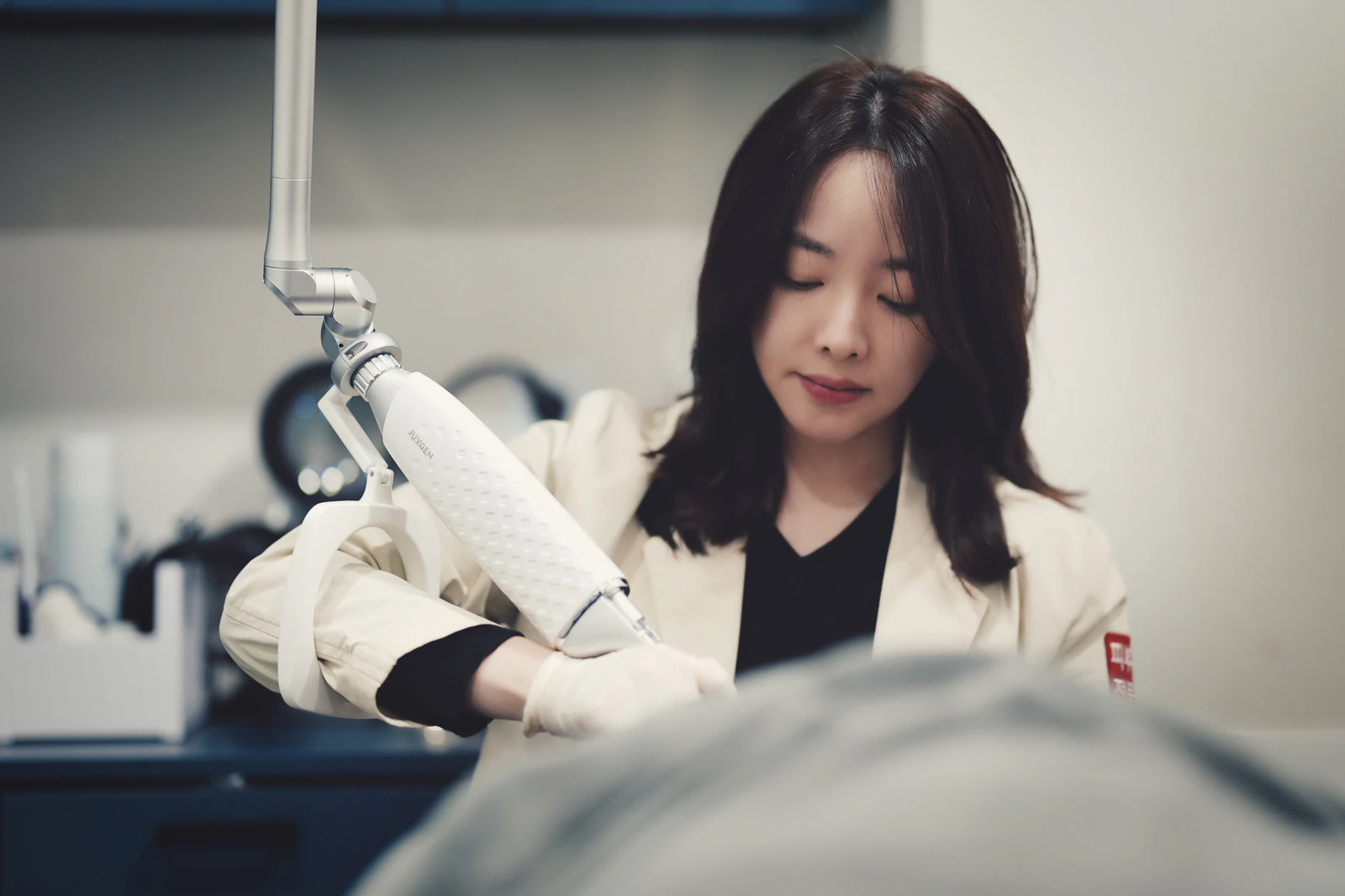 깊은 주름과 흉터를 위한 새로운 접근, 쥬브젠 도입 대표 이미지